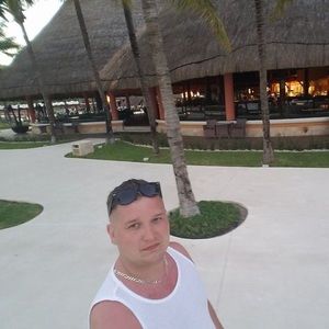 Meet your Posher, Adam